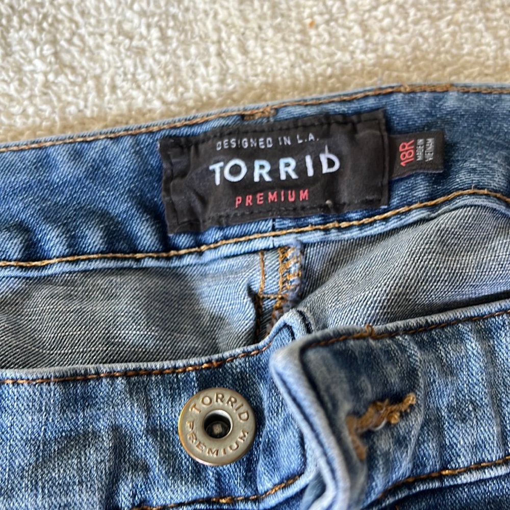 Torrid jeans size 18R medium wash high rise